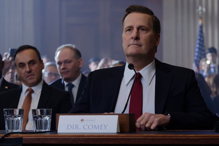 Jeff Daniels plays FBI director James Comey in Showtime’s miniseries The Comey Rule.