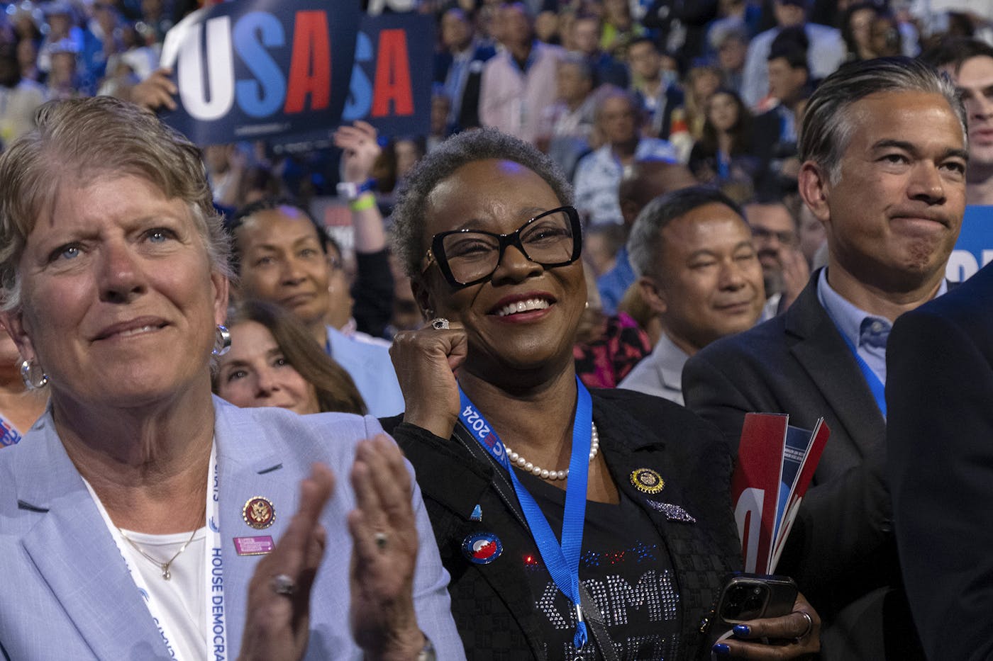 Attendees at the DNC applaud Michelle Obama 