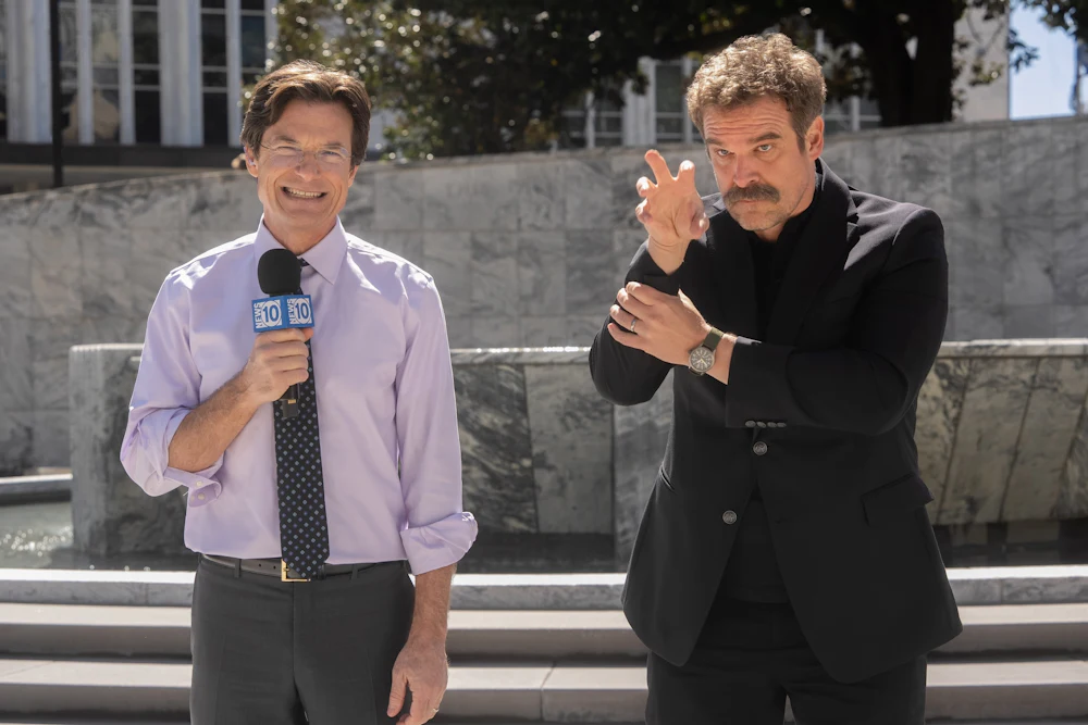 Jason Bateman and David Harbour play best friends Clark and Floyd in DTF St. Louis.