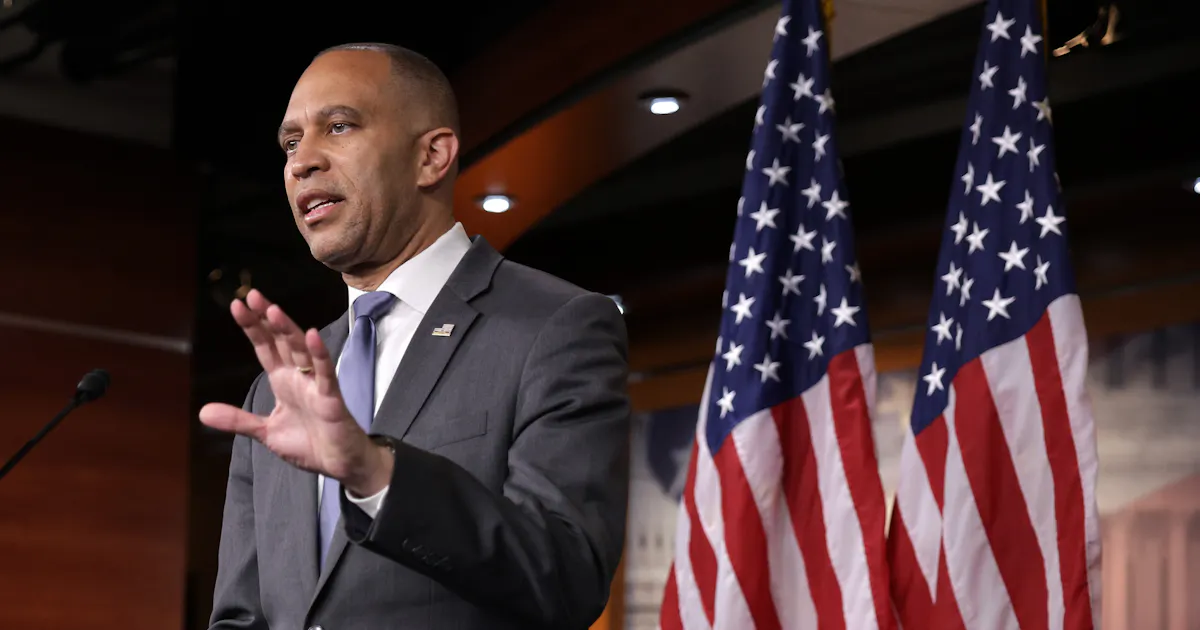 Hakeem Jeffries Majorly Fails Crucial Question About Aide’s Detention