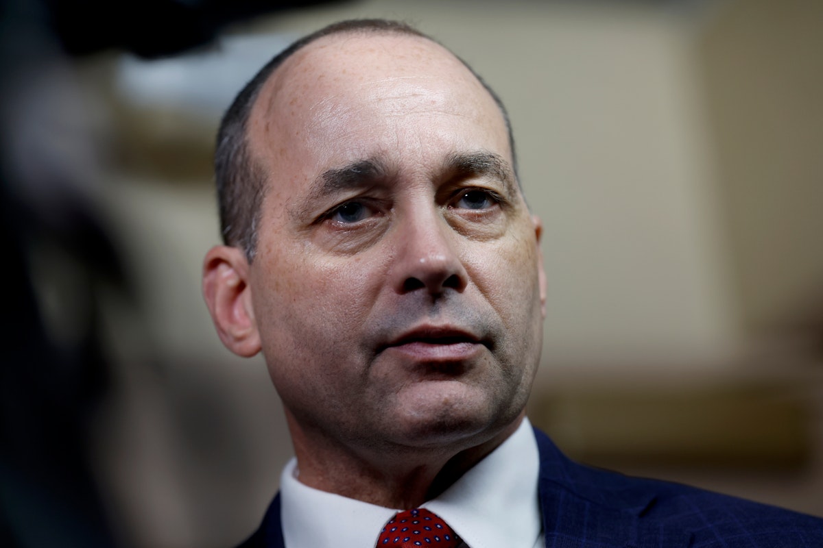 Trump Humiliates MAGA Stooge After Desperate Attempt to Kiss the Ring Trump Humiliates MAGA Stooge After Desperate Attempt to Kiss the Ring