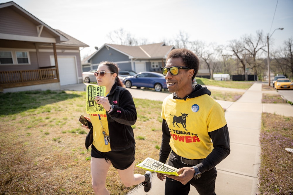 Mell Gray and Hartzell Gray of the KC Tenants Union canvas a neighborhood in Kansas City, Missouri.