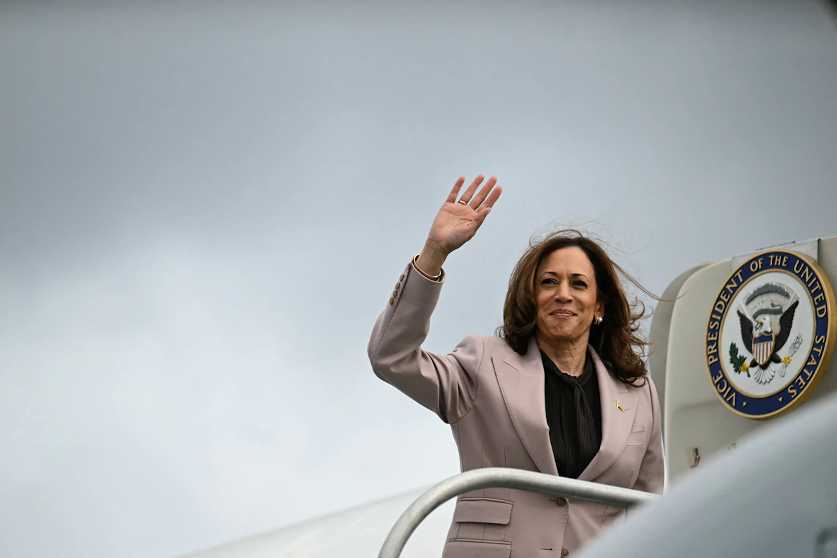 In Major Upset, Harris Wins Crucial Endorsements in Key Swing States In Major Upset, Harris Wins Crucial Endorsements in Key Swing States
