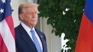 Donald Trump awaits the arrival of Armenian Prime Minister Nikol Pashinyan at the White House.