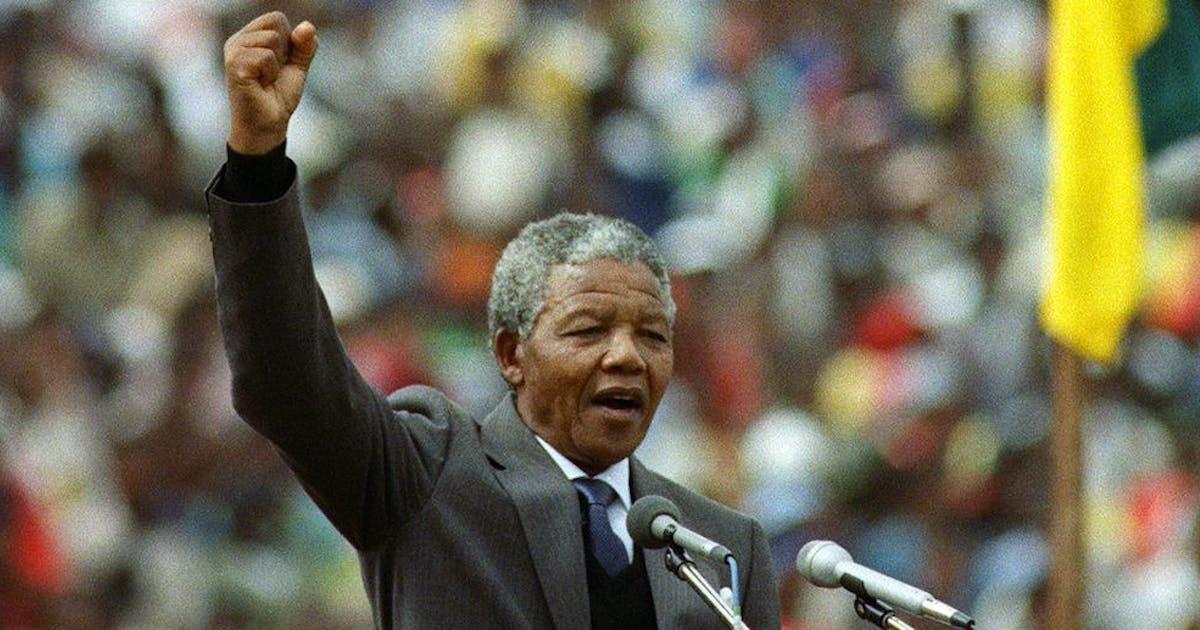 Playing the Enemy: Nelson Mandela and the Game That Made a Nation by John  Carlin