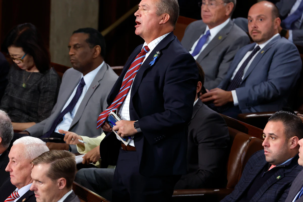 Fox News Reporter Caught Cursing Out Republicans for Speaker Drama Fox News Reporter Caught Cursing Out Republicans for Speaker Drama