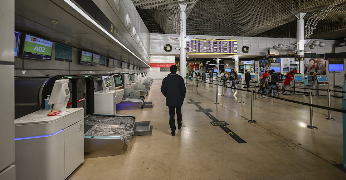 Thousand of Airport Workers Across the Country Strike Thousand of Airport Workers Across the Country Strike