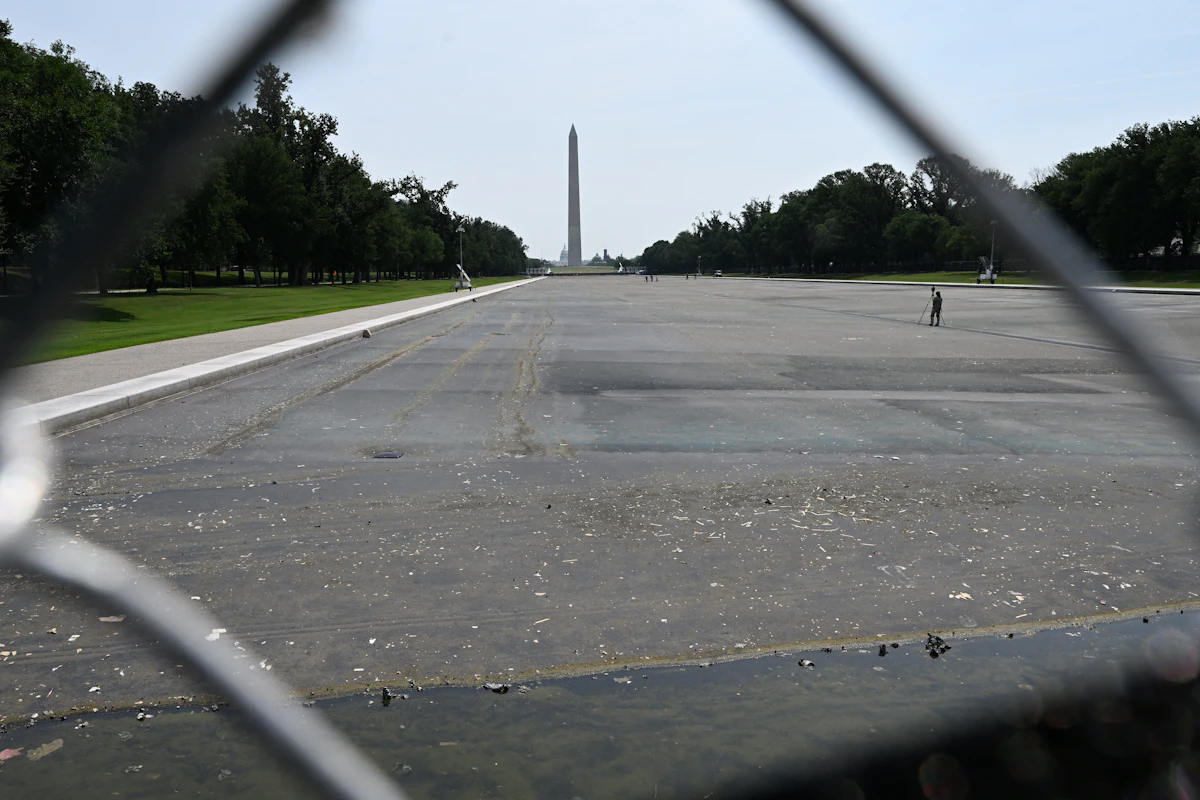Trump’s Handpicked Company Screwed Up Reflecting Pool Reno From Start Trump’s Handpicked Company Screwed Up Reflecting Pool Reno From Start