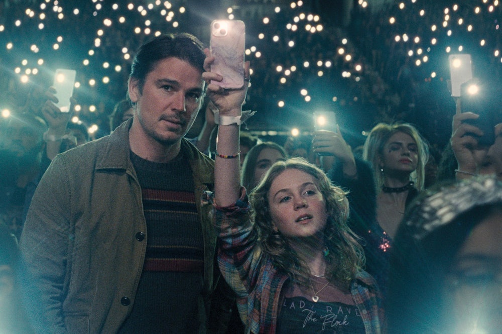Josh Hartnett as Cooper and Ariel Donoghue as Riley in M. Night Shyamalan’s “Trap.”
