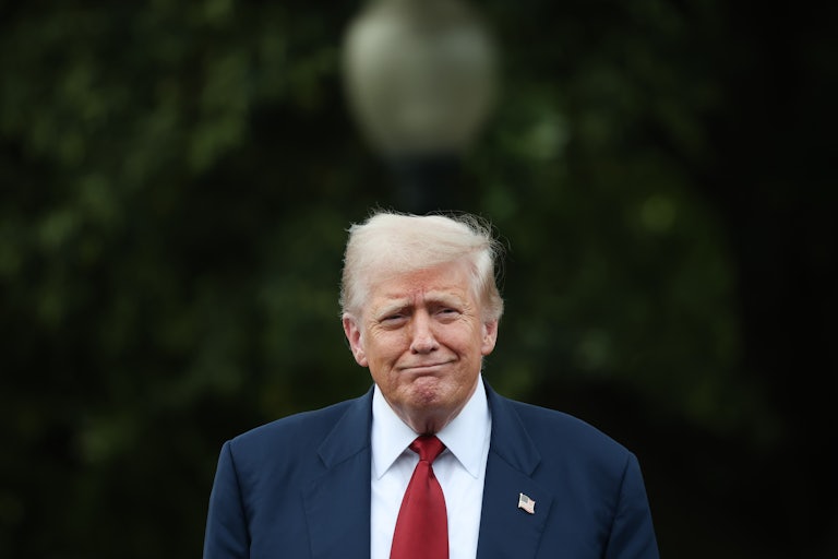 Donald Trump makes a goofy face