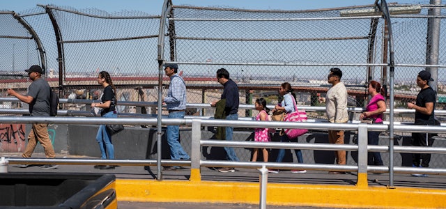 Their School Days Start With Border Patrol—and Searing Heat Their School Days Start With Border Patrol—and Searing Heat