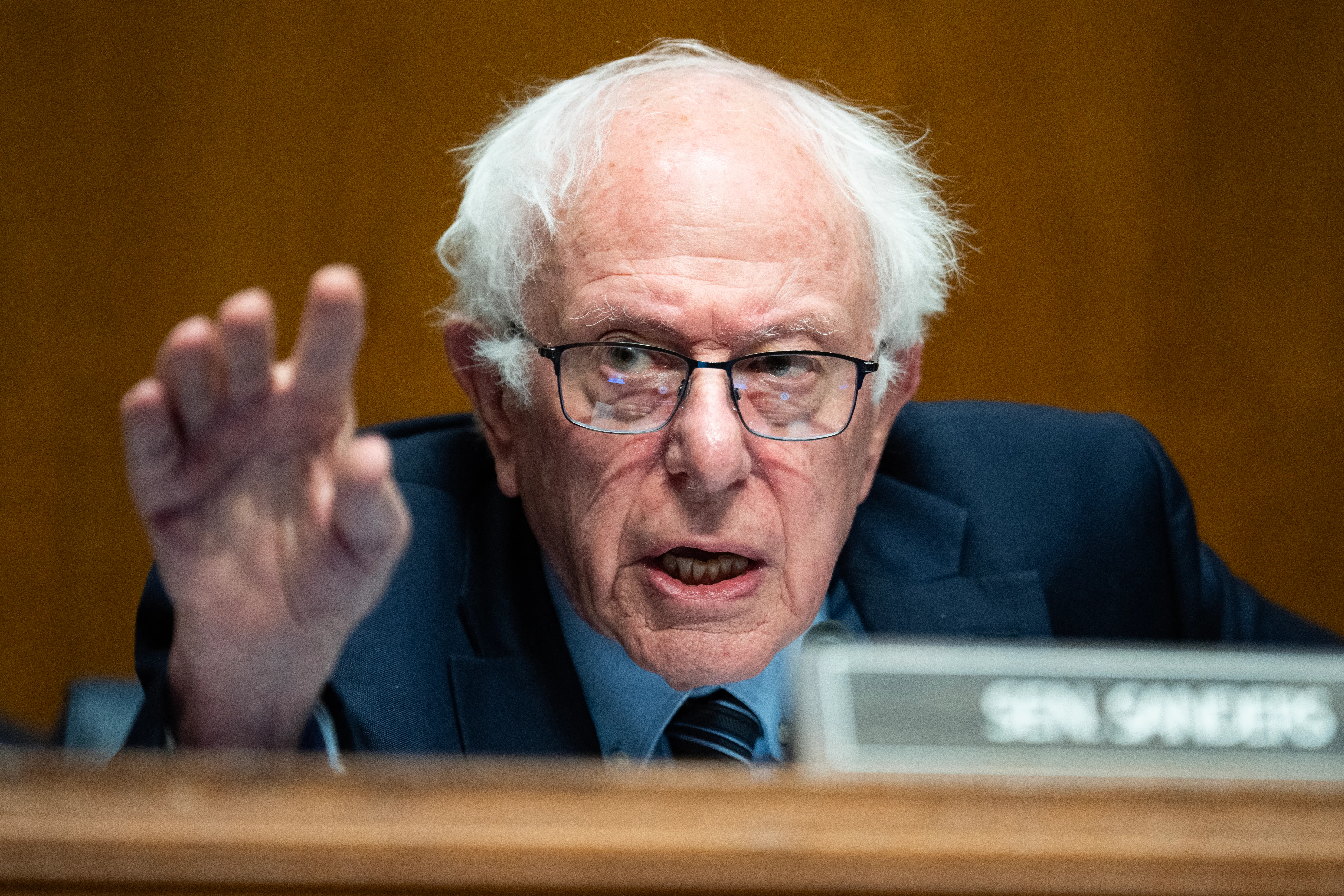 Bernie Sanders Unveils Plan for Public Ownership of AI