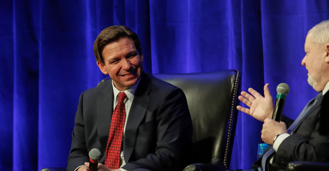 This Is the Photo That Will Haunt Ron Desantis’s 2024 Bid This Is the Photo That Will Haunt Ron Desantis’s 2024 Bid
