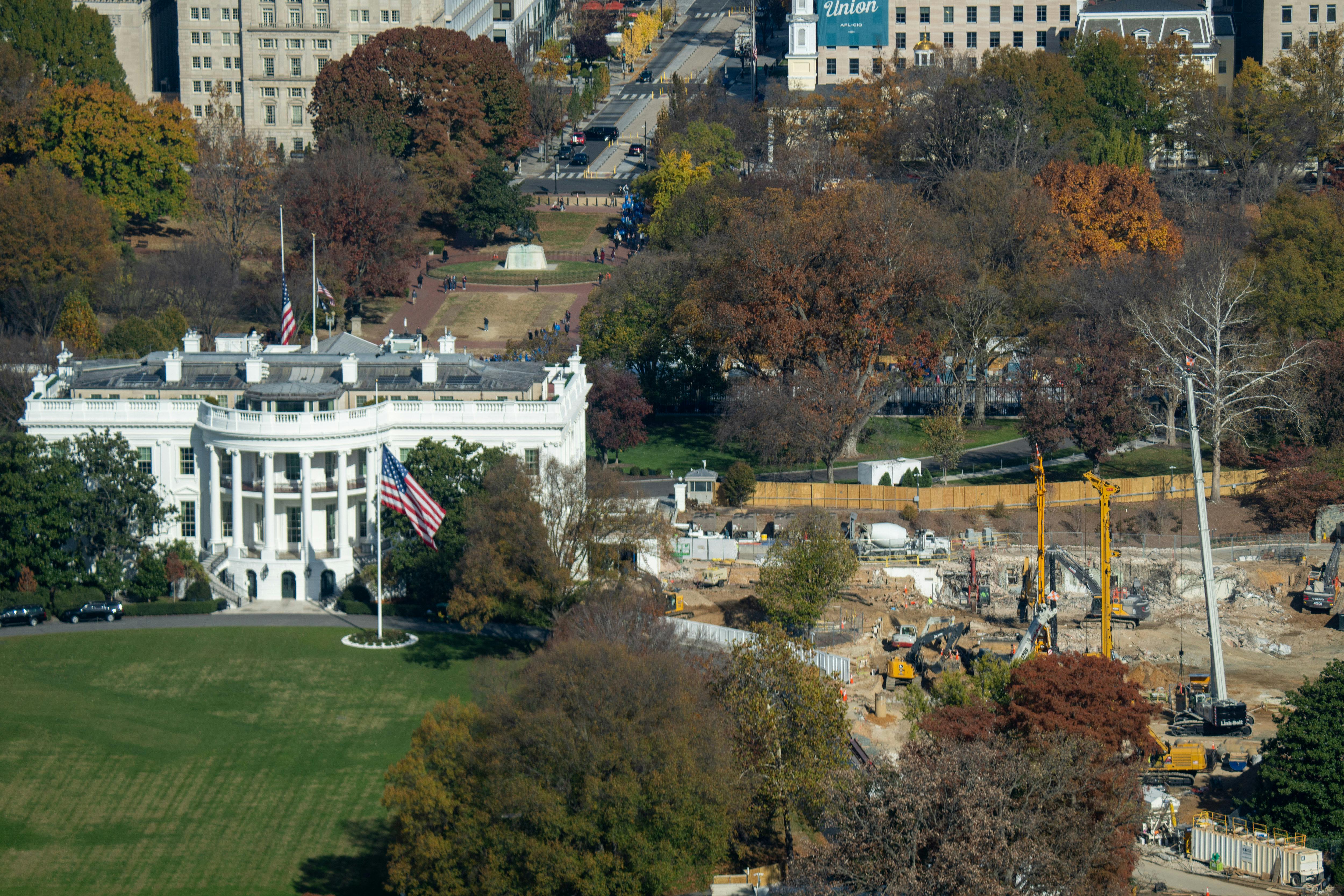 An aerial shot of the demolition at the White House