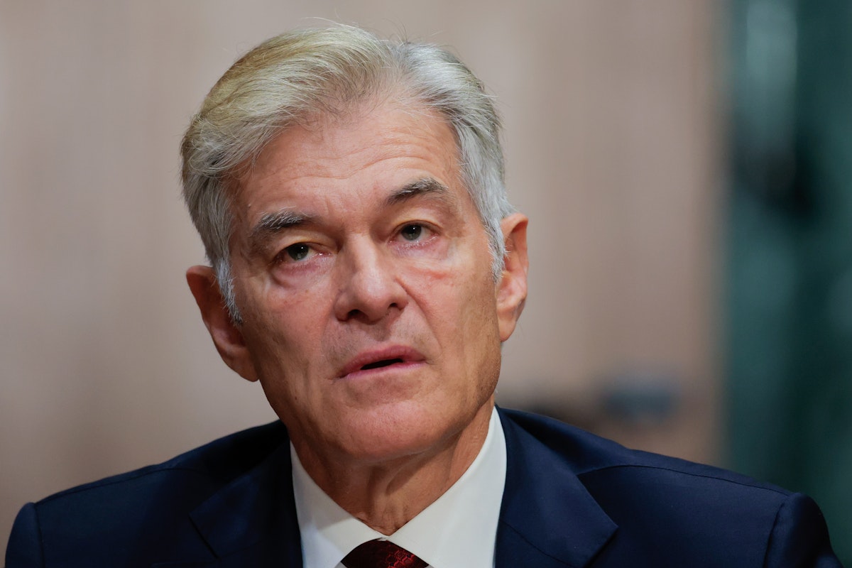 Dr. Oz Refuses to Answer One Very Easy Question on Medicaid Dr. Oz Refuses to Answer One Very Easy Question on Medicaid