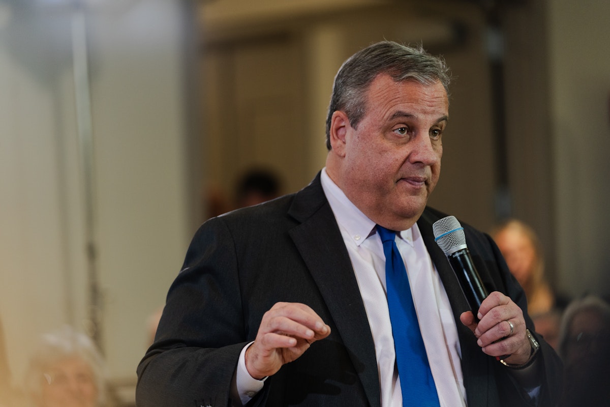 Chris Christie Responds to Critics By Setting Huge Pile of Money on Fire Chris Christie Responds to Critics By Setting Huge Pile of Money on Fire