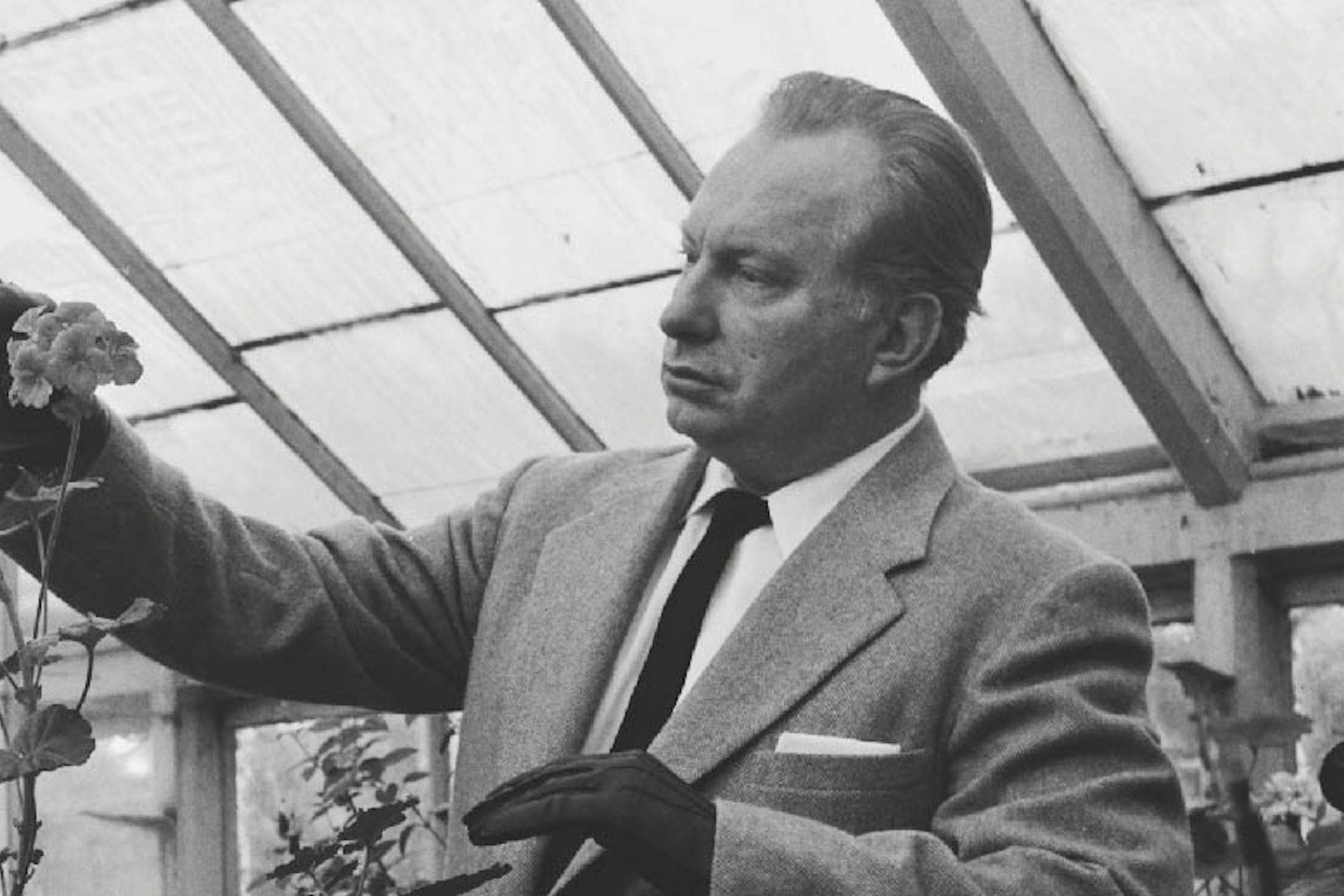 A 1950 Takedown of L. Ron Hubbard’s Scientology Book ‘Dianetics’ | The