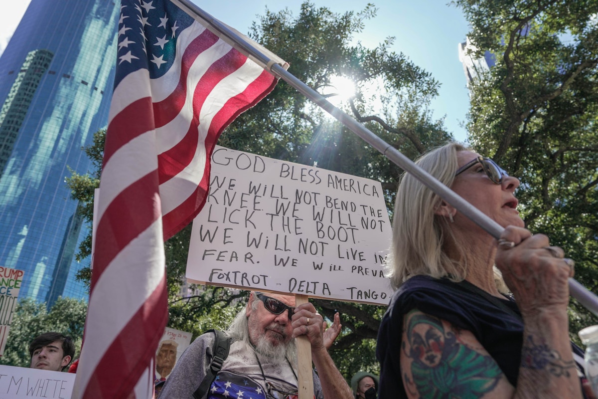 Deep in Texas Trump Country, a “No Kings” Display Brutally Shames MAGA Deep in Texas Trump Country, a “No Kings” Display Brutally Shames MAGA