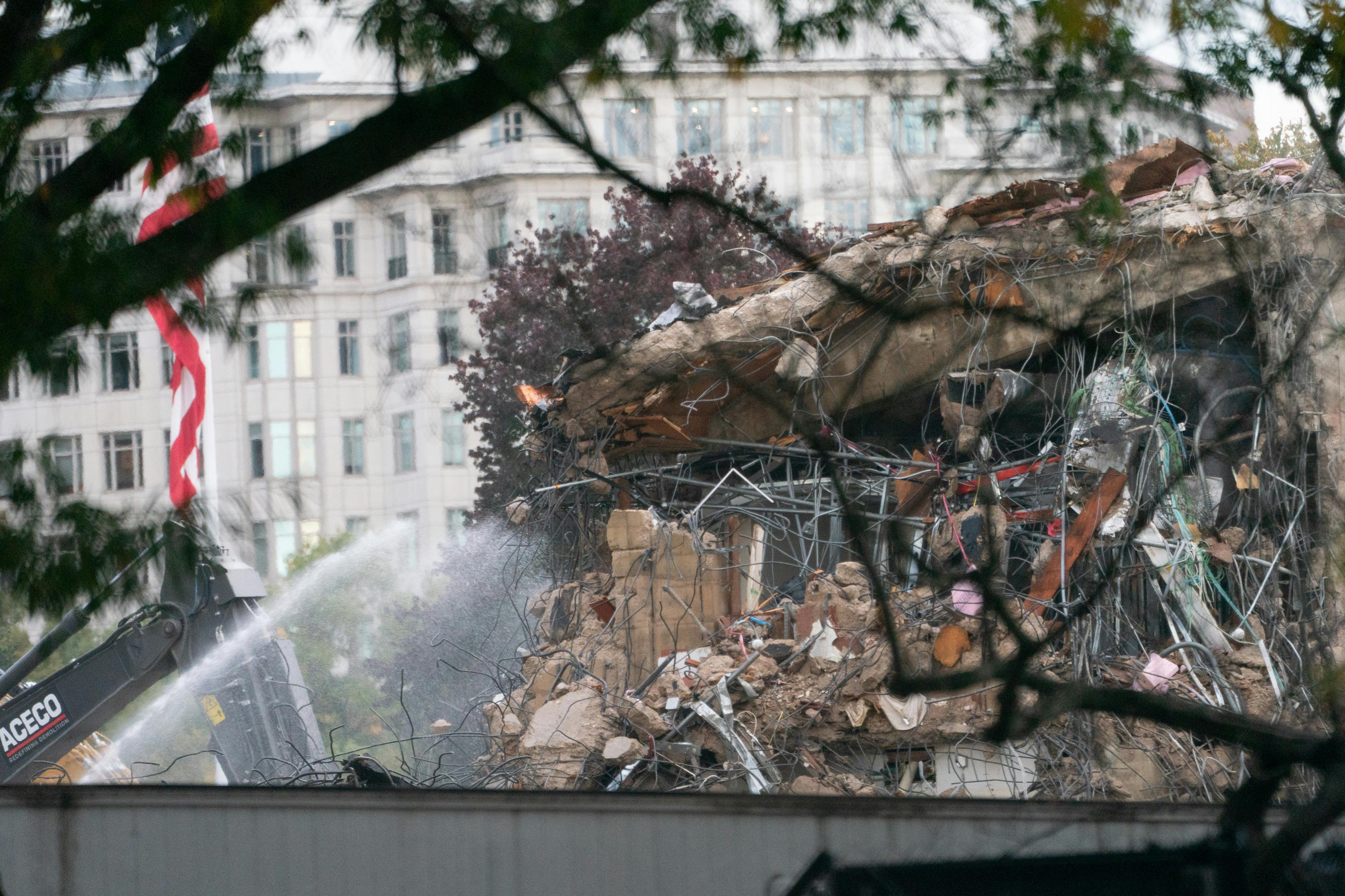 White House crumbling walls 