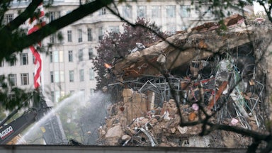 White House crumbling walls