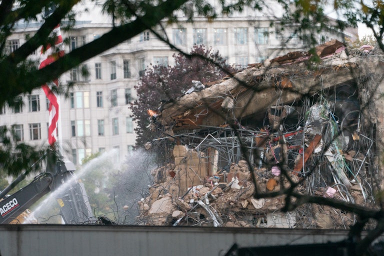 White House crumbling walls