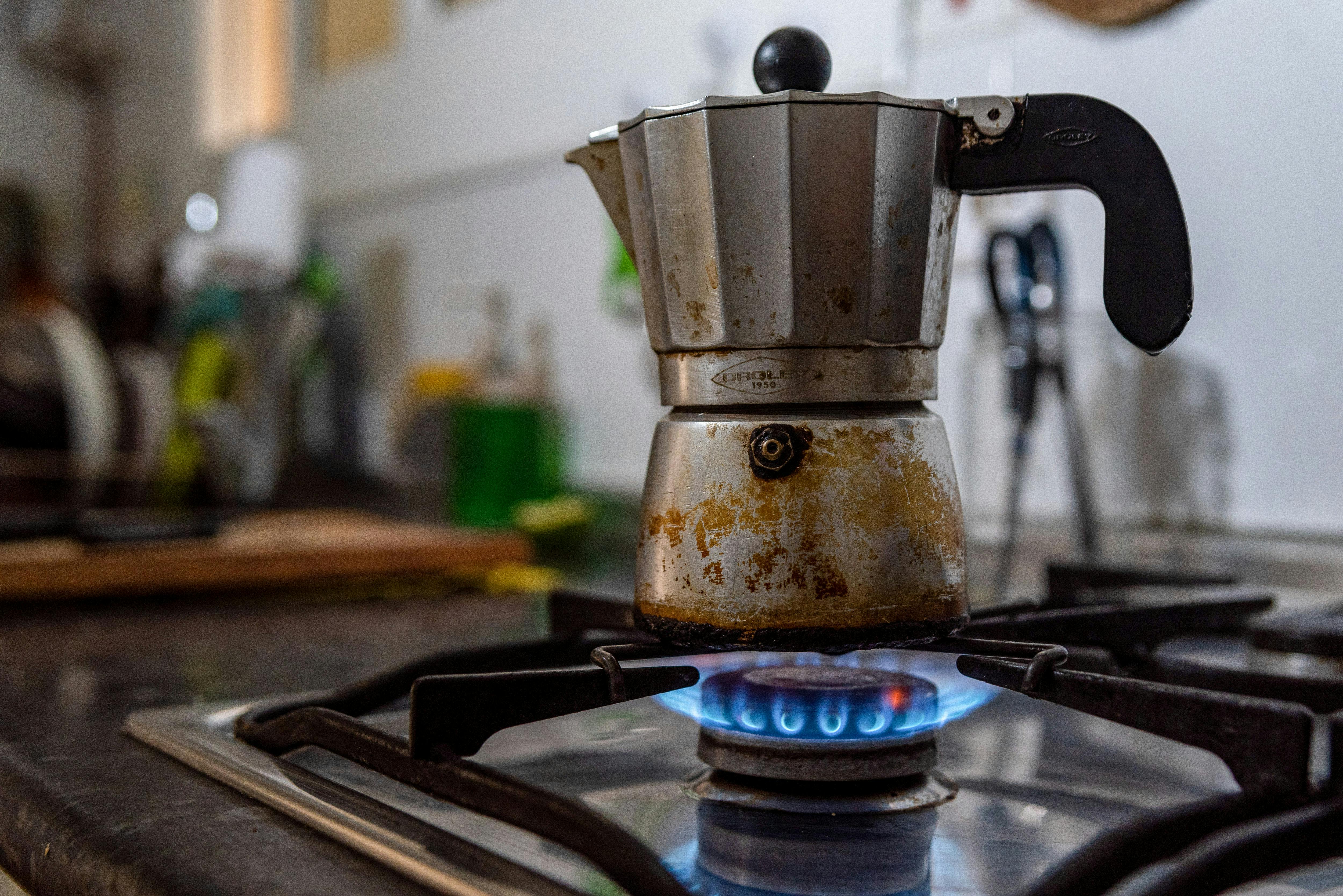 Why gas stoves quickly became part of the culture war : NPR