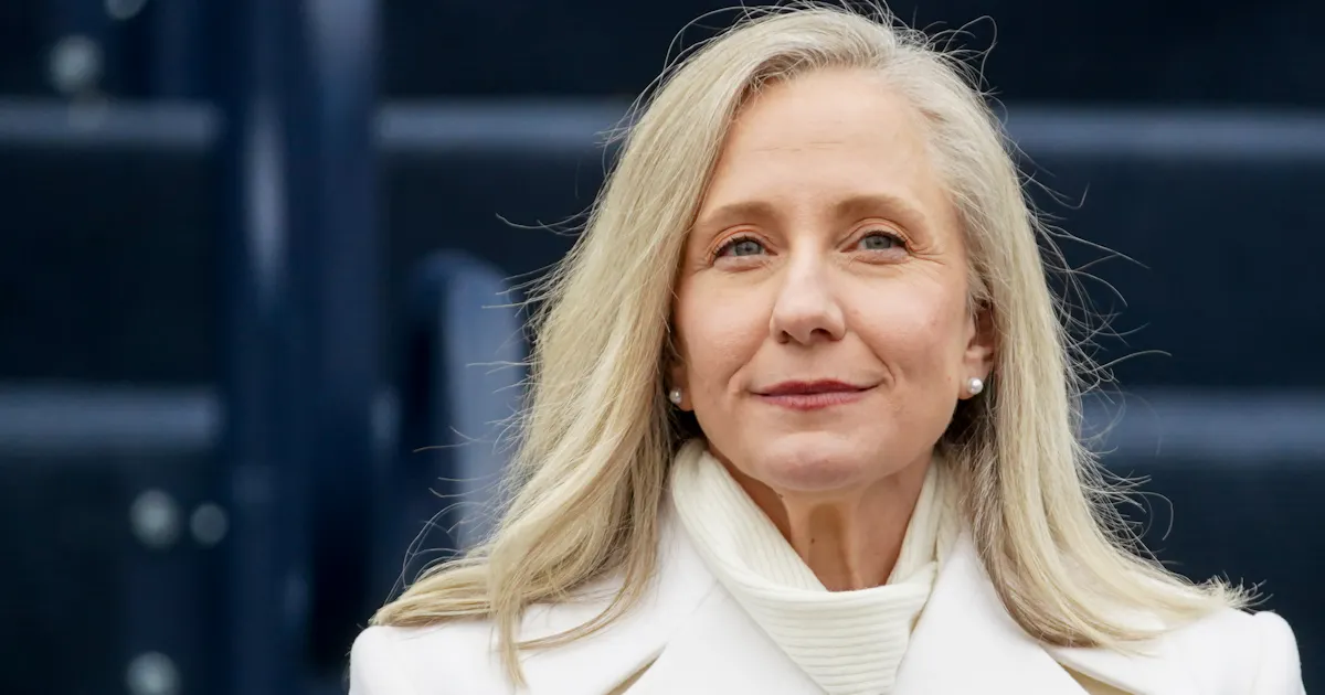 Democratic Governor Stalls Bill Ending ICE Contracts in the State