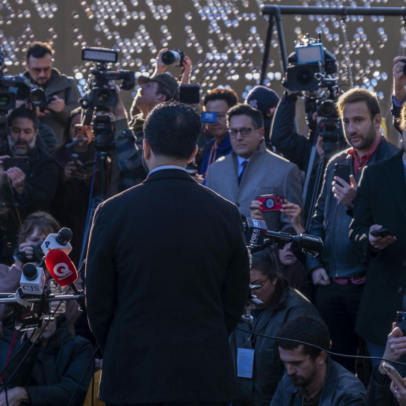 Mamdani faces the press corps 