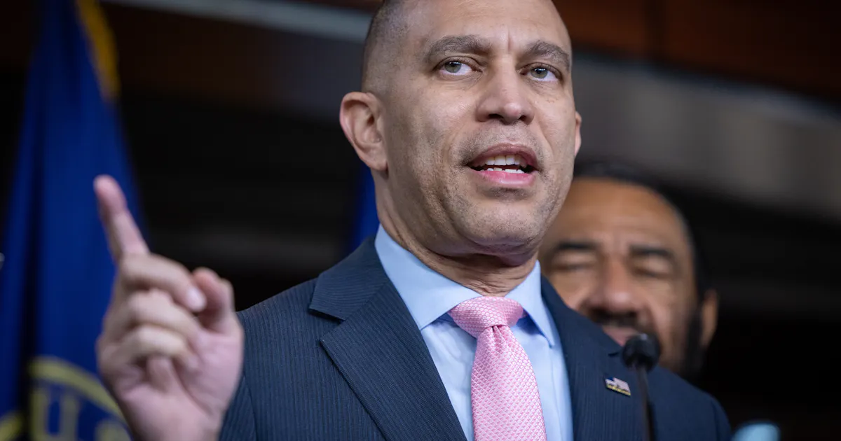 Hakeem Jeffries Puts New York Into Trump’s Gerrymandering Wars