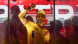 On May 31, Colombian presidential candidate Abelardo De La Espriella raised his fist while addressing his supporters after the results of the first round of the presidential elections were announced in Barranquilla, Colombia.