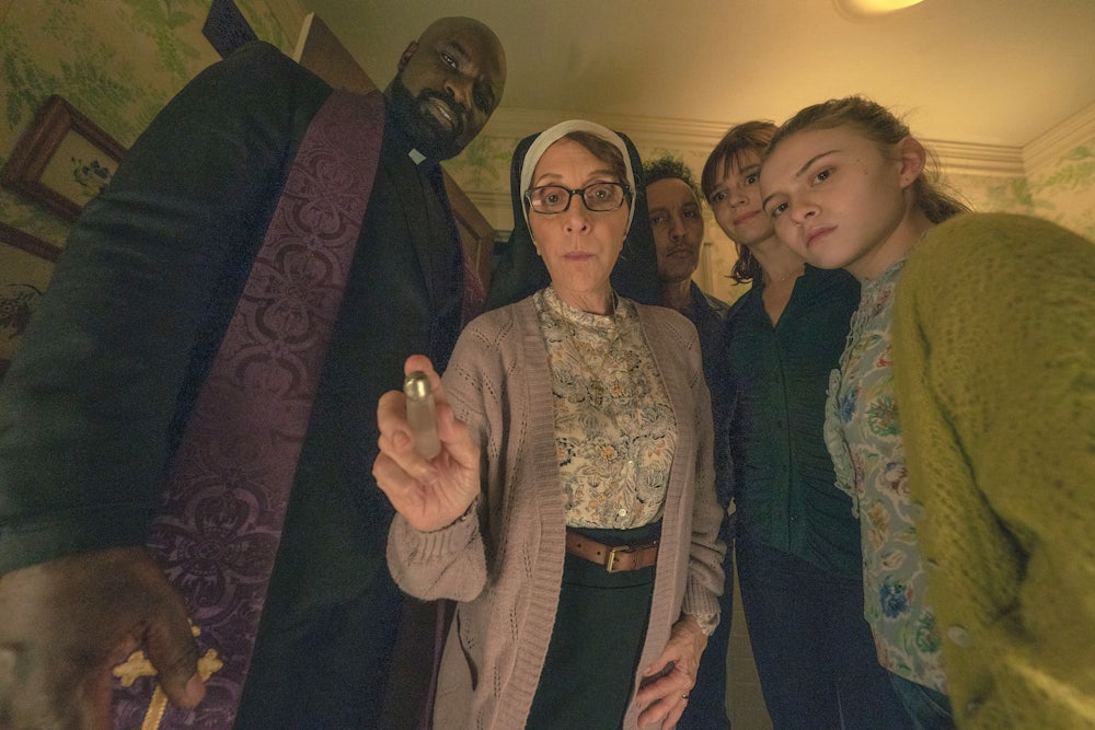 An episodic image from the fourth season of the tv show EVIL