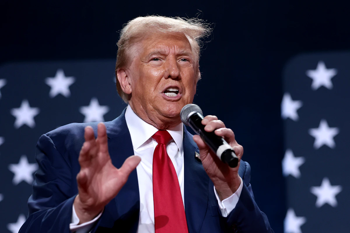 Trump Goes Full Fascist With Rant on Migrants and “Bad Genes” Trump Goes Full Fascist With Rant on Migrants and “Bad Genes”
