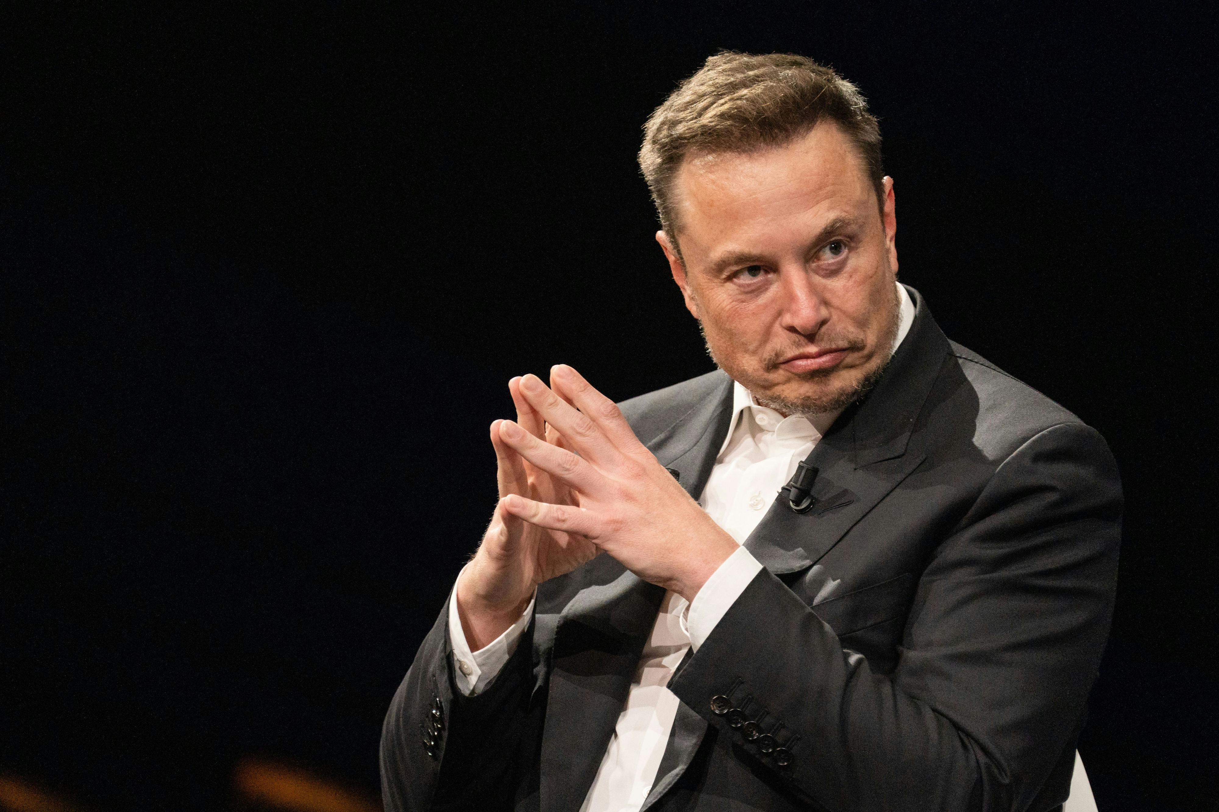 Report: Elon Musk Has Been Chatting Up Putin While Aiding Ukraine | The New Republic