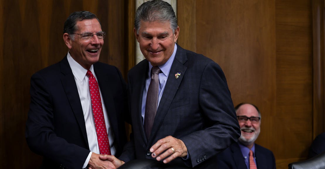 Manchin Does Smart Politics, for Once Manchin Does Smart Politics, for Once