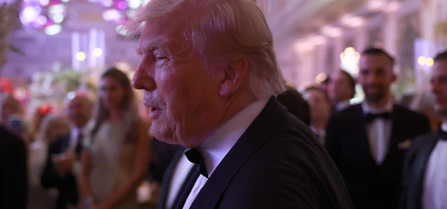 Trump Plans $1 Million Candlelight Dinner to Raise Money for Co-Defendants Trump Plans $1 Million Candlelight Dinner to Raise Money for Co-Defendants