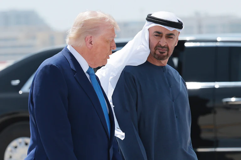 Pesident Donald Trump talks to UAE President Sheikh Mohamed bin Zayed Al Nahyan