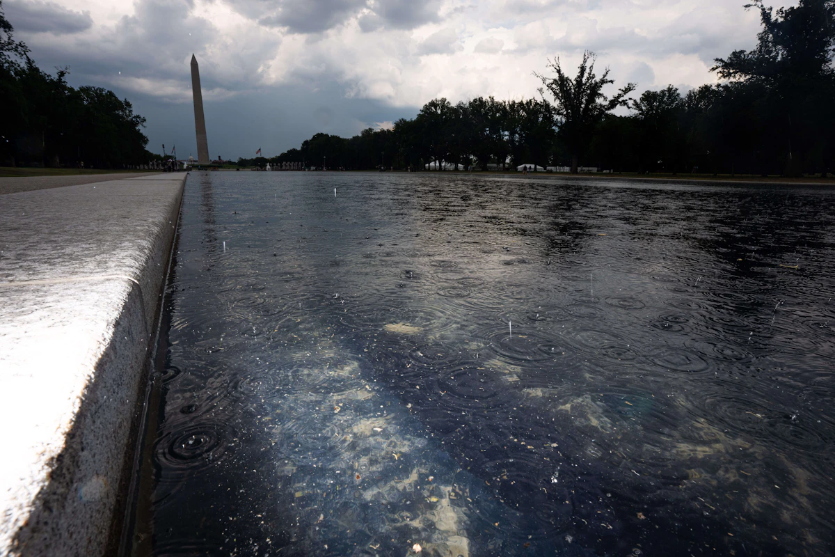 Size of “Gash” in Reflecting Pool Keeps Changing, as Told by Trump
