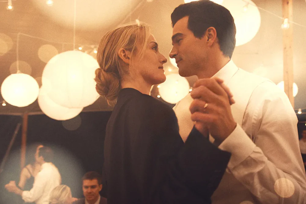 John F. Kennedy Jr. and Carolyn Bessette dance in Ryan Murphy's "Love Story"