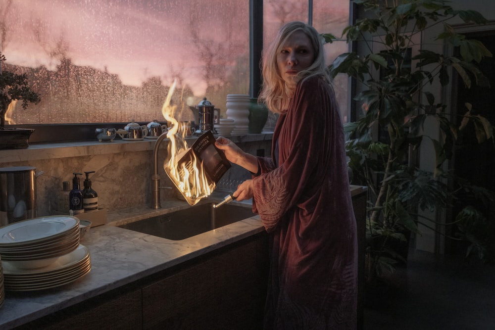 Actress Cate Blanchett as Catherine Ravenscroft in an episode of Disclaimer.