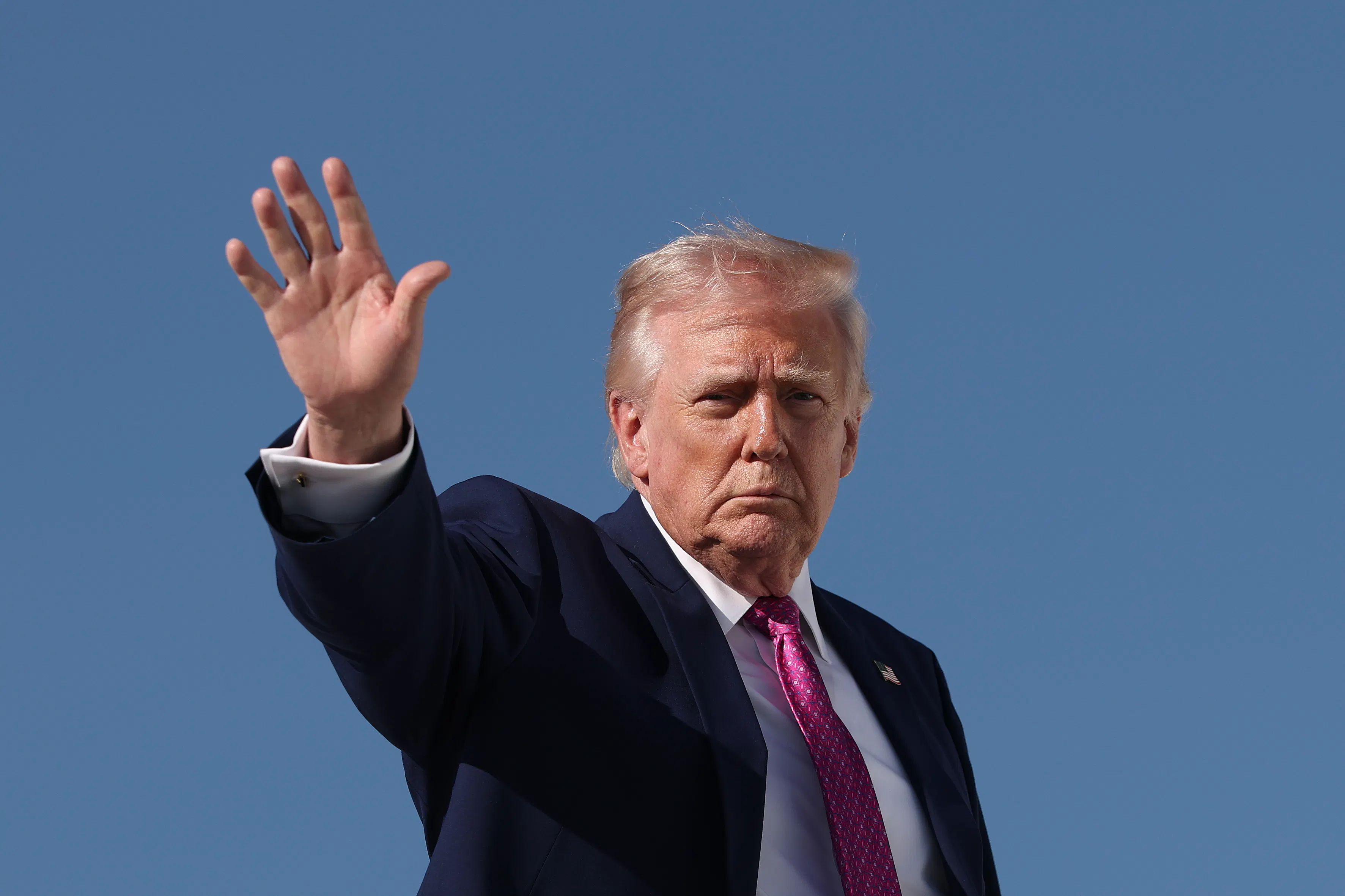 Donald Trump waving