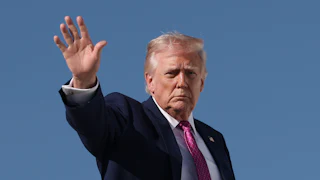 Donald Trump waving