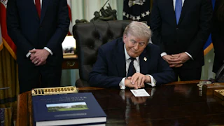 Trump in Oval Office