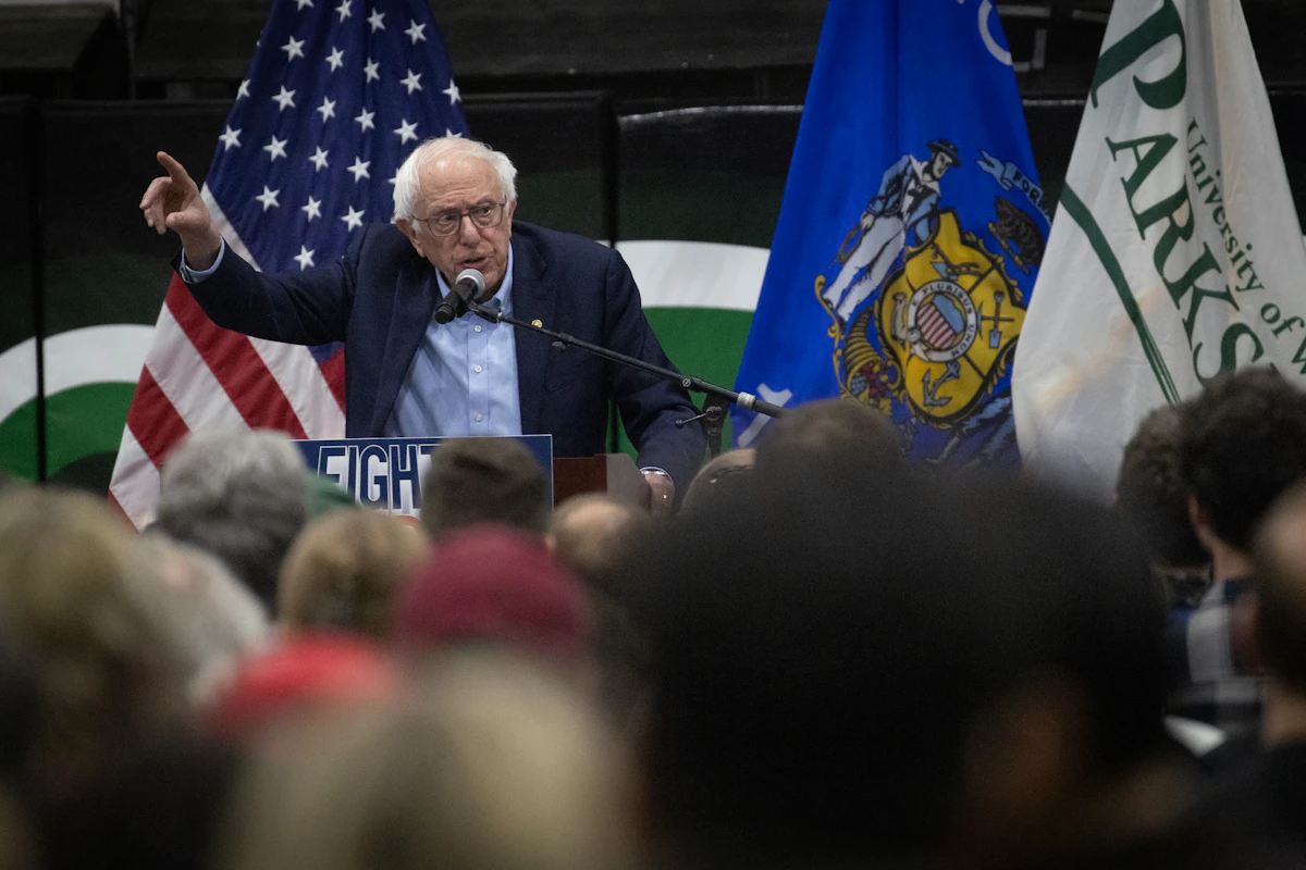 Bernie Sanders Is Showing Democrats How It’s Done Bernie Sanders Is Showing Democrats How It’s Done