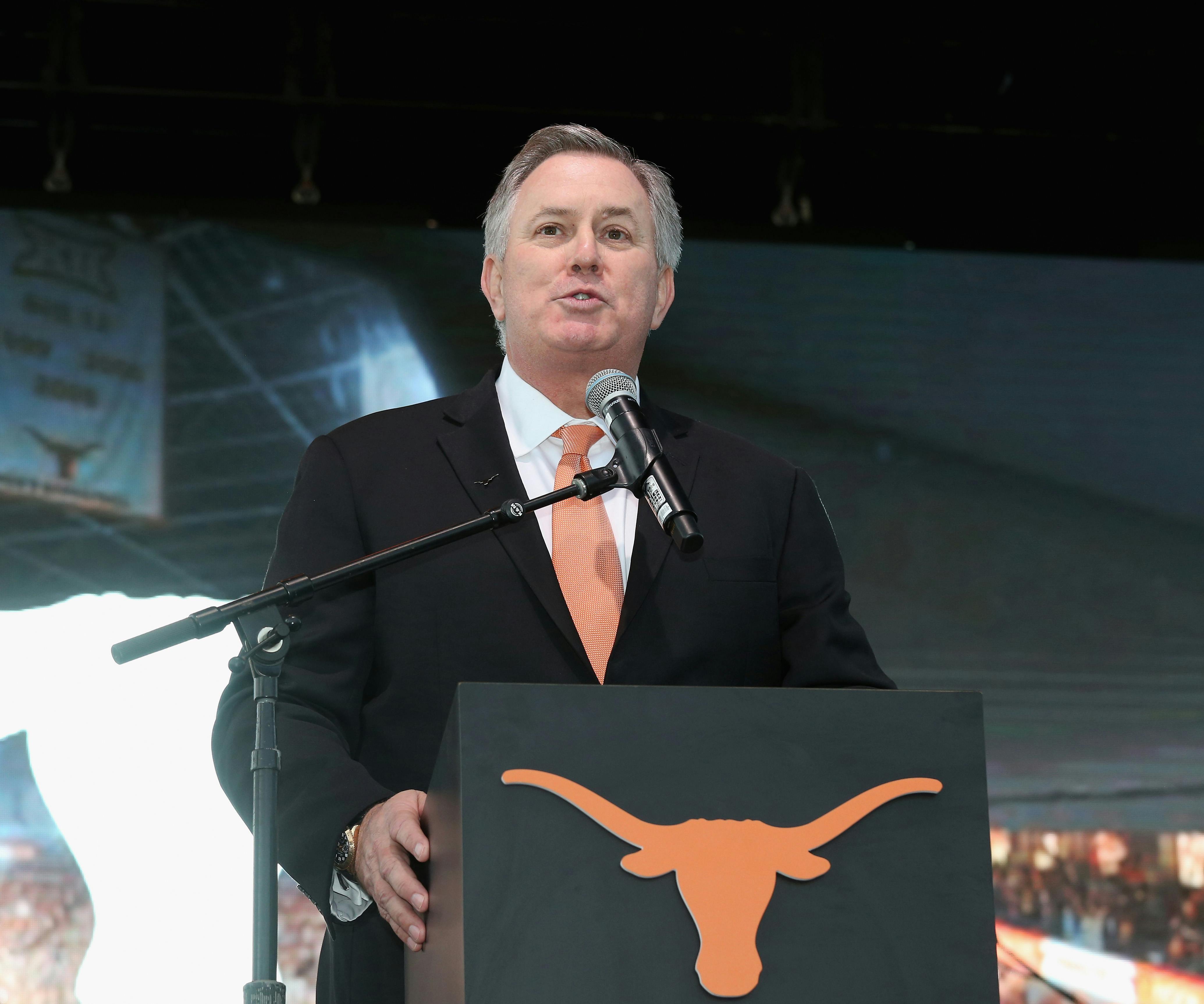 CEO Tim Leiweke speaks at a podium