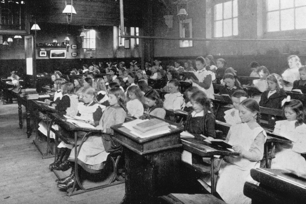 A classroom in 1913.