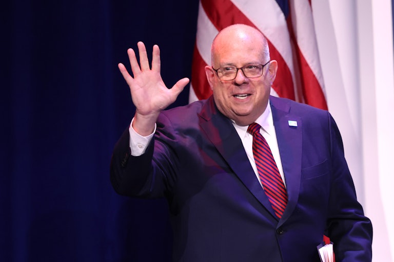 Larry Hogan waves
