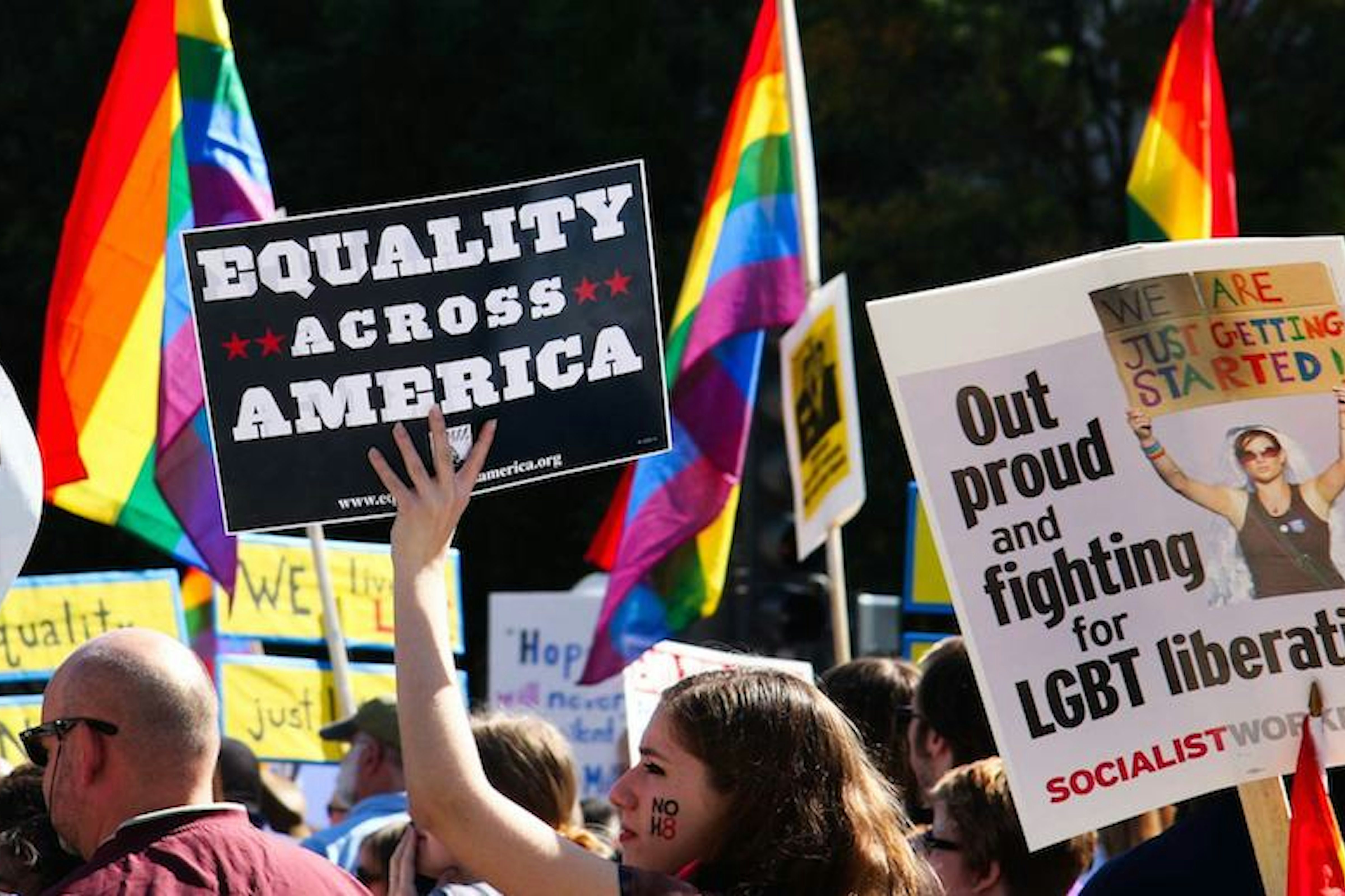 A chat with aperson make people more supportive ofmarriage A chat with aperson make people more supportive ofmarriage