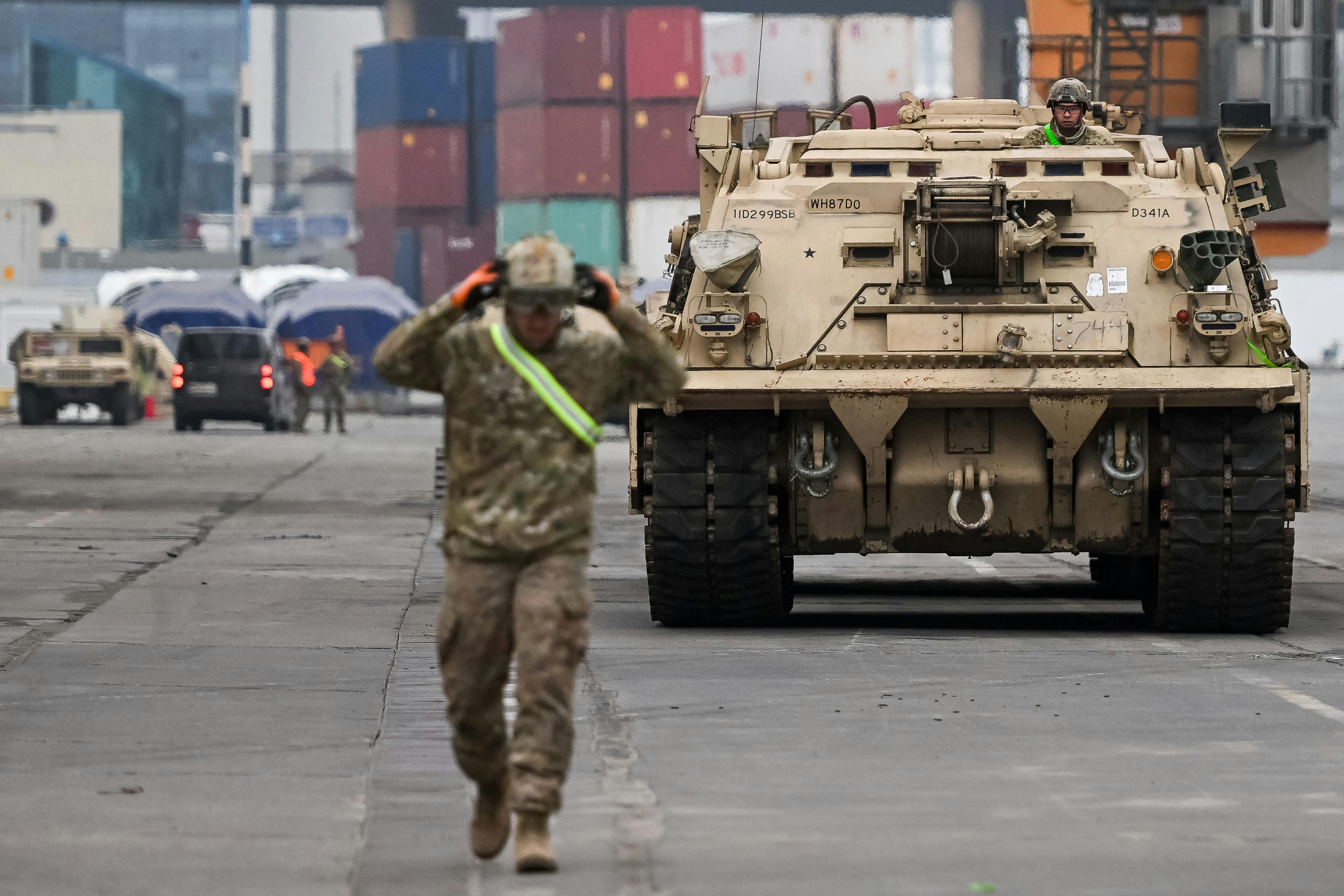 Цена танка абрамс 2023. M1 Абрамс на Украине. Танки Абрамс 2023. Танк м1 Абрамс. Танк m1 Abrams.