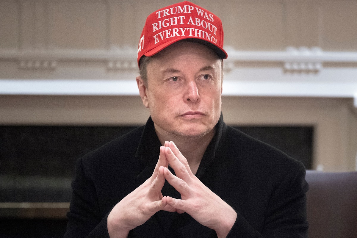 Elon Musk Yanks SpaceX Program After Trump Threatens to Cut Contracts Elon Musk Yanks SpaceX Program After Trump Threatens to Cut Contracts