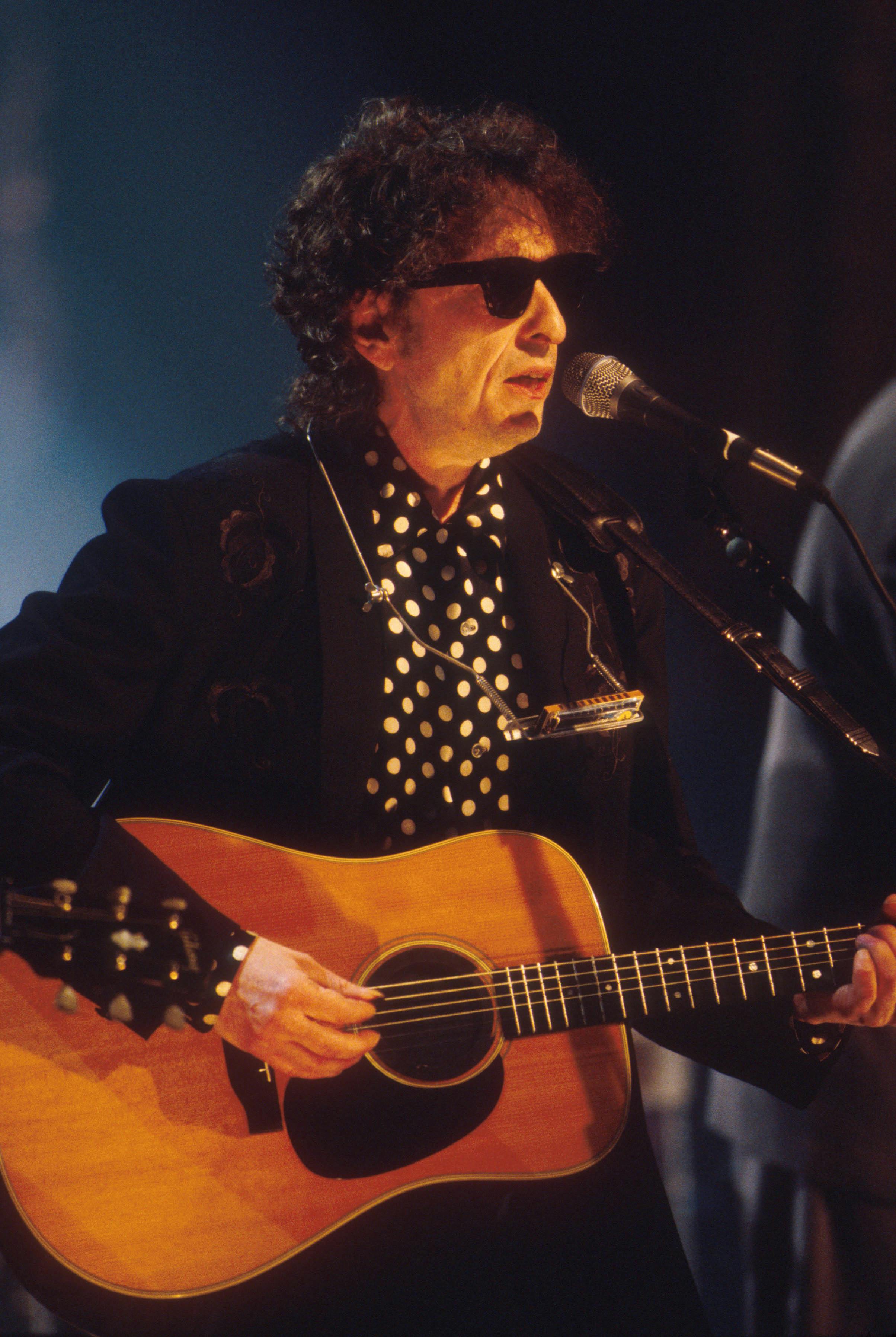 Bob Dylan performs